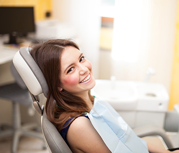 Patients who want to improve their smiles are discovering the benefits of teeth implants treatment in Tucson, AZ